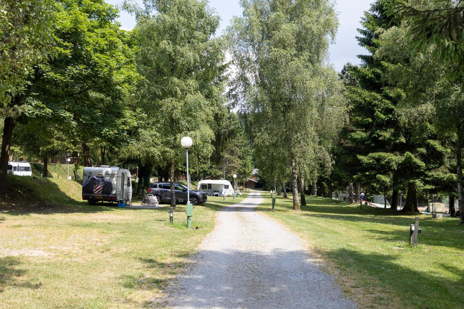 Ardenparks Petite Suisse Hotel Dochamps Buitenkant foto