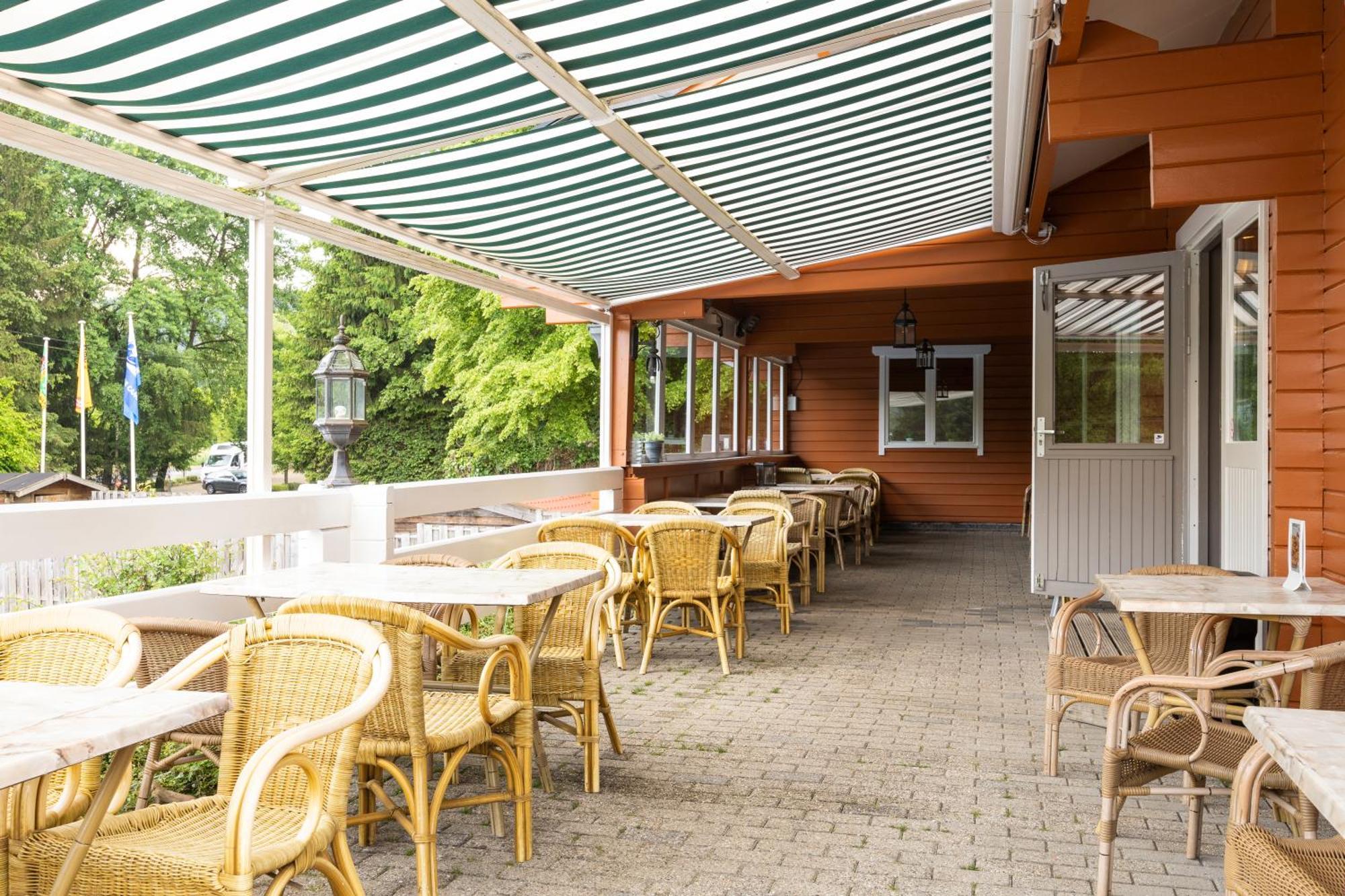 Ardenparks Petite Suisse Hotel Dochamps Buitenkant foto