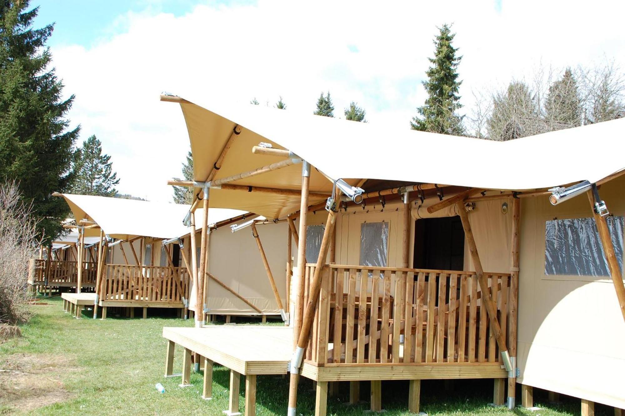 Ardenparks Petite Suisse Hotel Dochamps Buitenkant foto